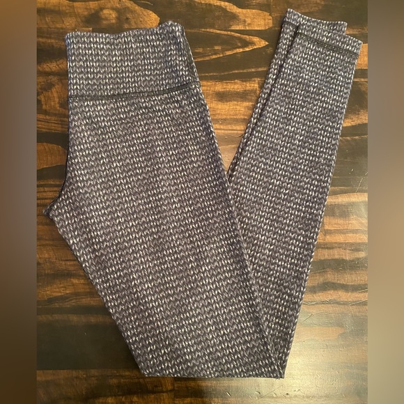 Lululemon midrise 25inch inseam size 6 - Picture 3 of 8